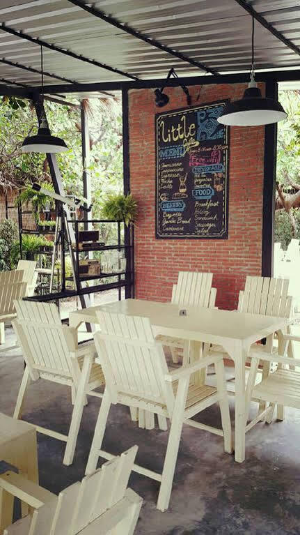 Tempat peranginan Little Hut Koh Phayam